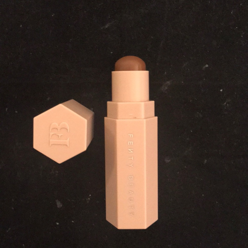 Fenty Beauty Match Stix "TRUFFLE"